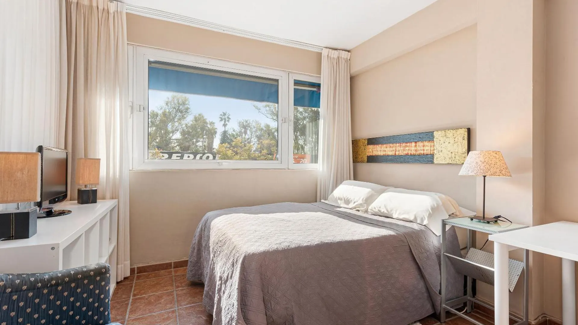 Bonito Estudio En Playa Los Banos Del Carmen Малага